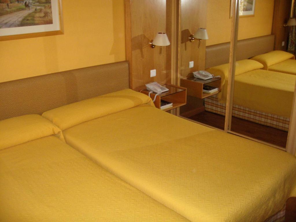 Hotel Restaurante San Roque Medina del Campo Room photo