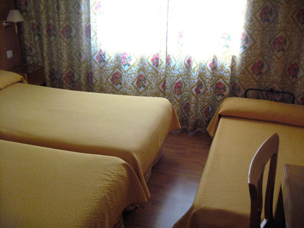 Hotel Restaurante San Roque Medina del Campo Room photo
