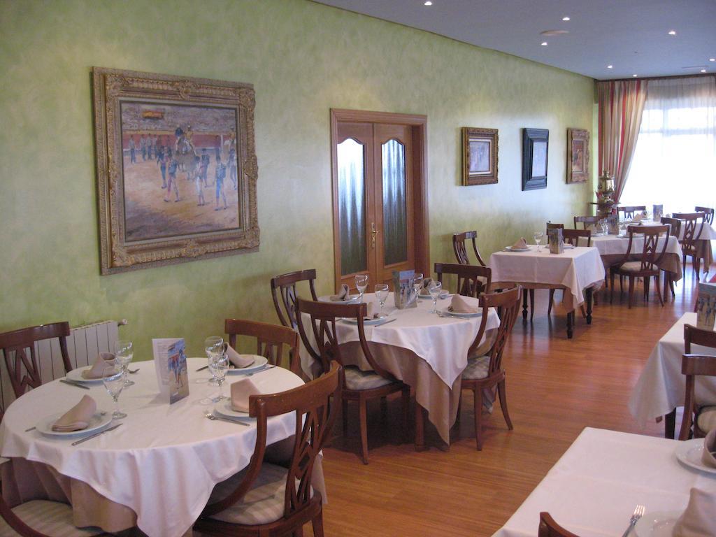 Hotel Restaurante San Roque Medina del Campo Exterior photo